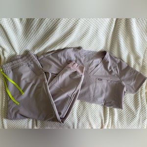 FIGS SCRUBS SET